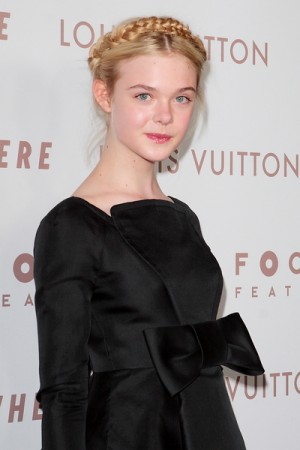 Elle Fanning is the younger sister of Dakota Fanning and last night she 